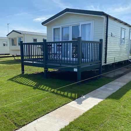 Stylish 3 Bedroom Caravan Near The Beach Волтон-он-те-Нейз Екстер'єр фото